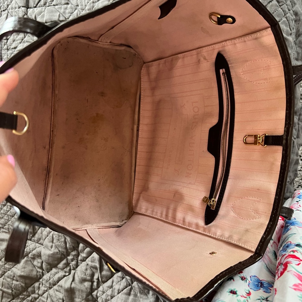 Authentic LV Neverfull - Picture 6 of 8